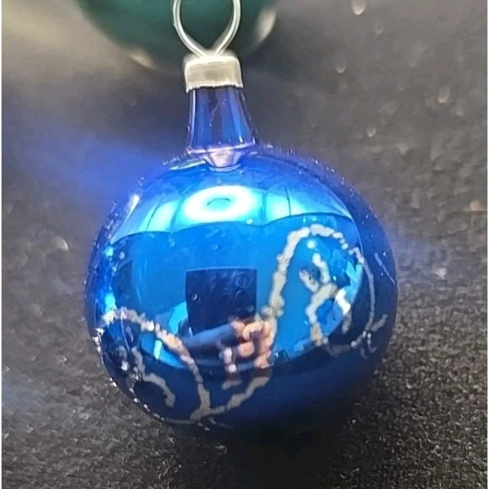 Vintage Lot Of‎ 6 Small Hand Painted Glass Christmas Ornaments 1 Indent